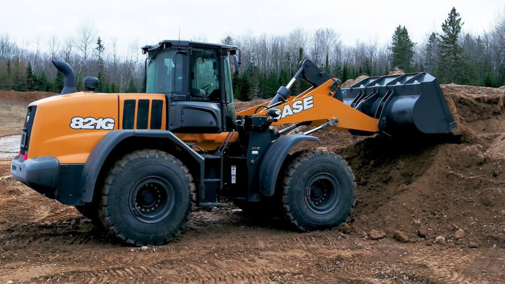 Case wheel loader moving dirt